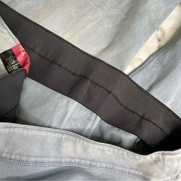 NWT light wash Slim Factor straight 3x Short - Picture 11 of 14